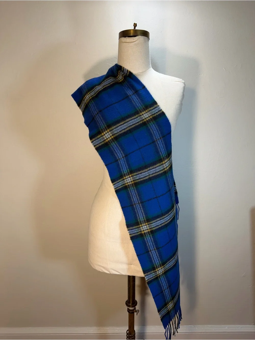 Lochcarron Blue Tartan Wool Scarf - Classic Plaid for Men Lambswool